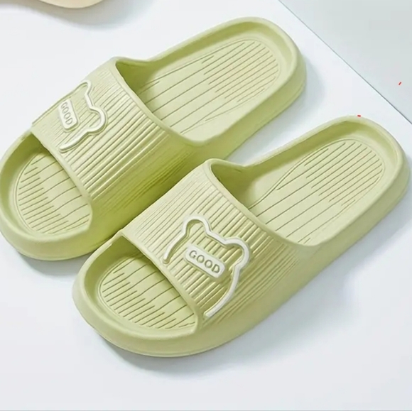 NWT soft SLIPPERS size 4-4.5 in pale green, slip on shoes, cushioned - Picture 2 of 5